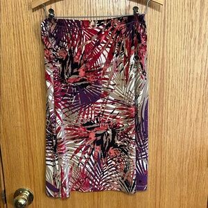 212 Collection Red Purple Leaf Print Skirt woman’s medium vacation working girl